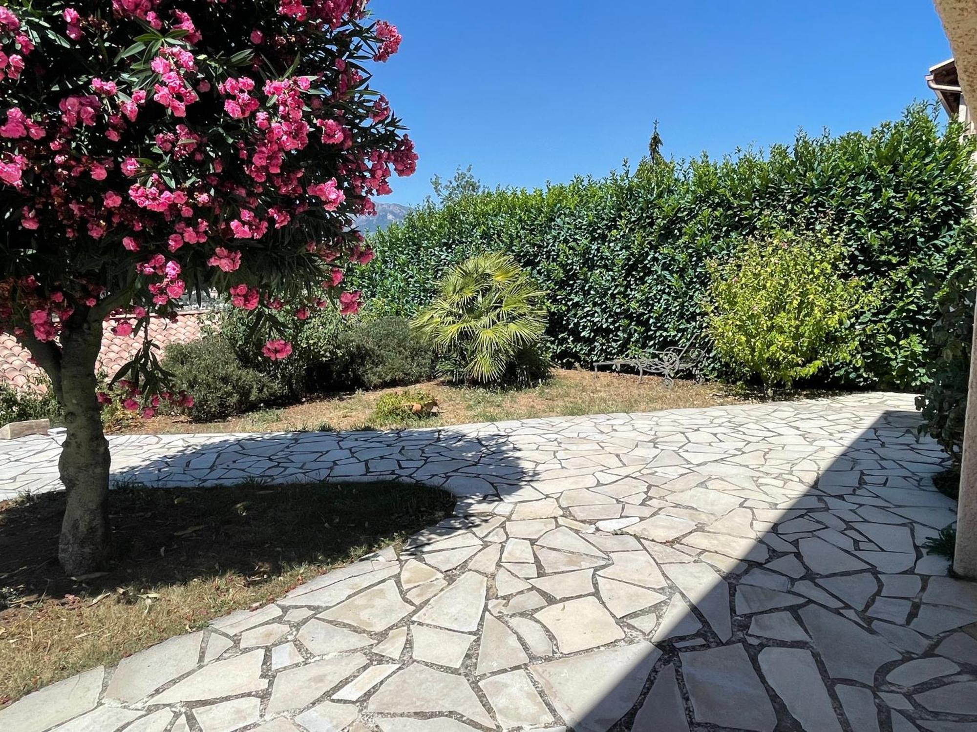 Rez De Jardin, Entre Mer Et Montagne Levens Esterno foto